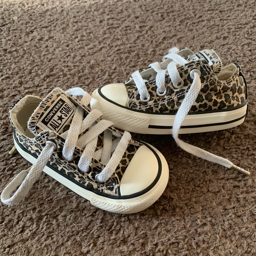 Converse shoes size 5